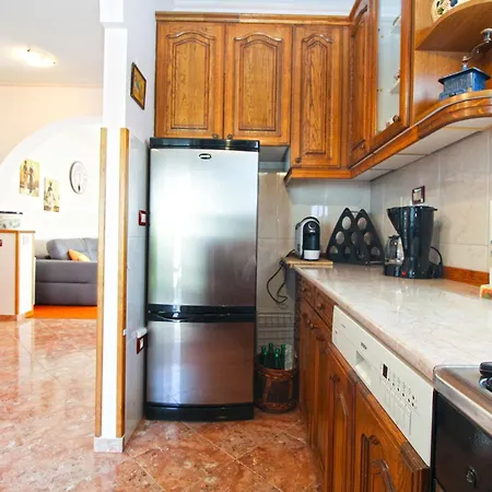 Apartman Ljiljana 2348 Póla