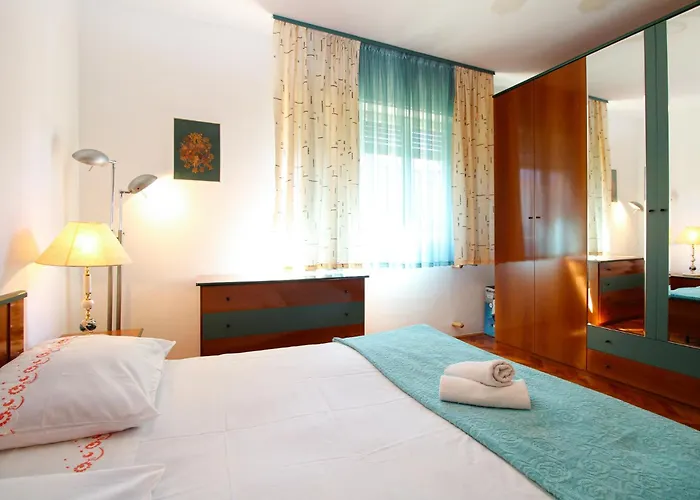 Ljiljana 2348 * פולה