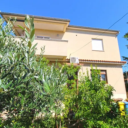 Ljiljana 2348 * Pula