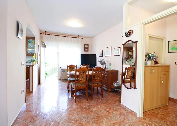 Ljiljana 2348 * Pula